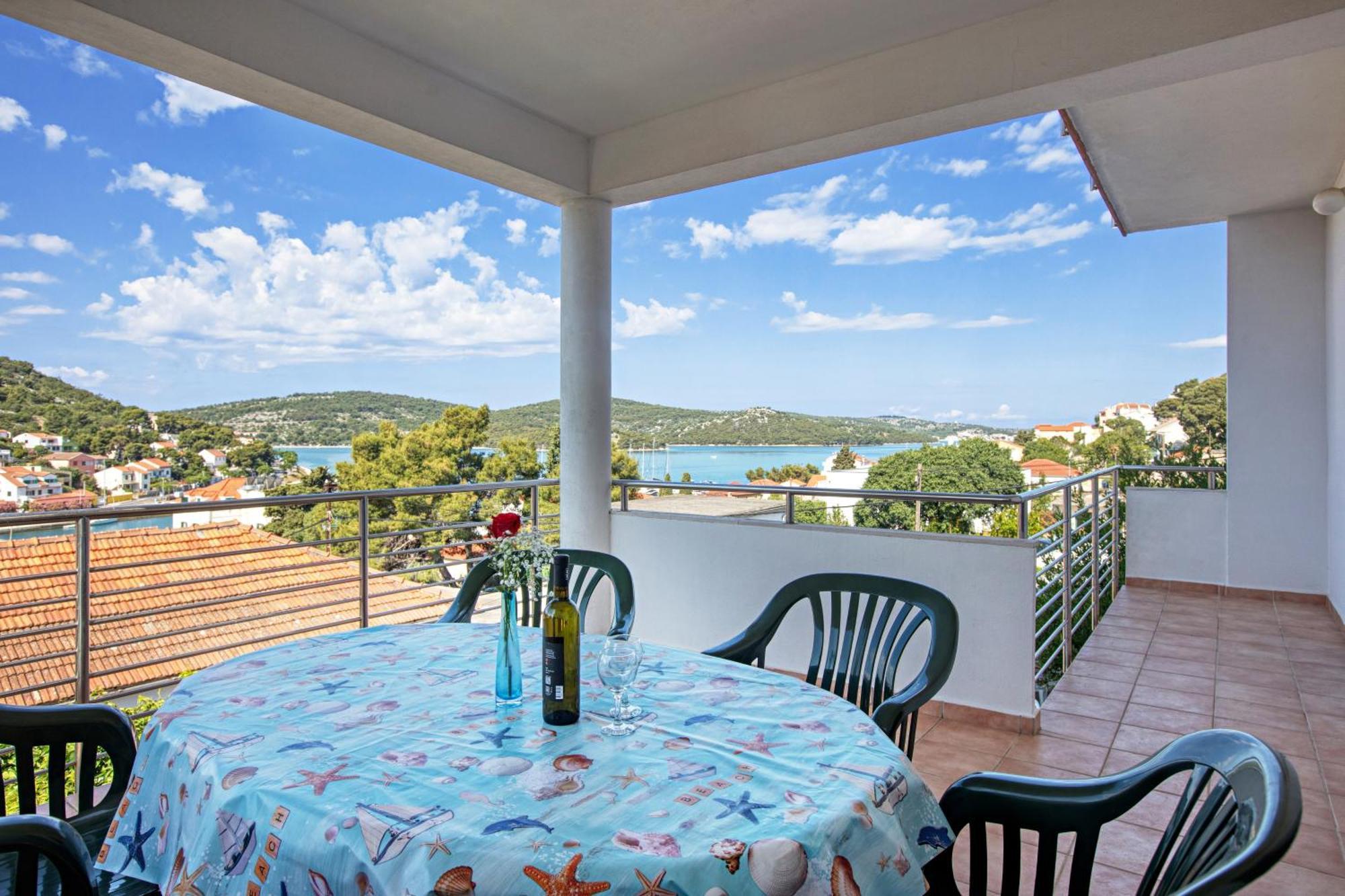Apartment By The Sea Tisno, Murter - 4295